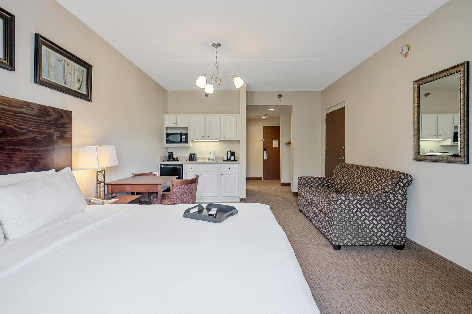 The Landmark Inn Fort Bragg Room photo