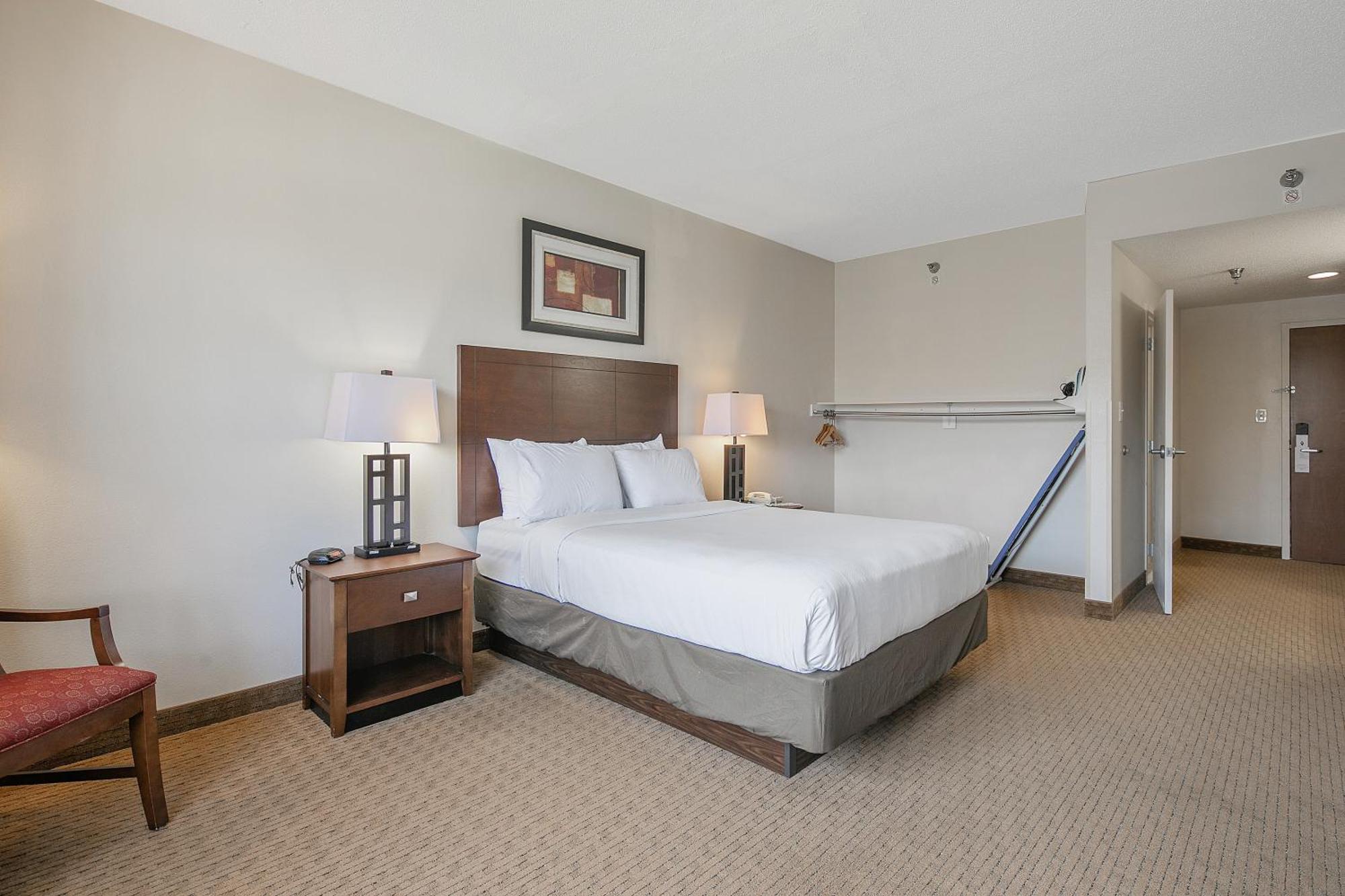 The Landmark Inn Fort Bragg Room photo