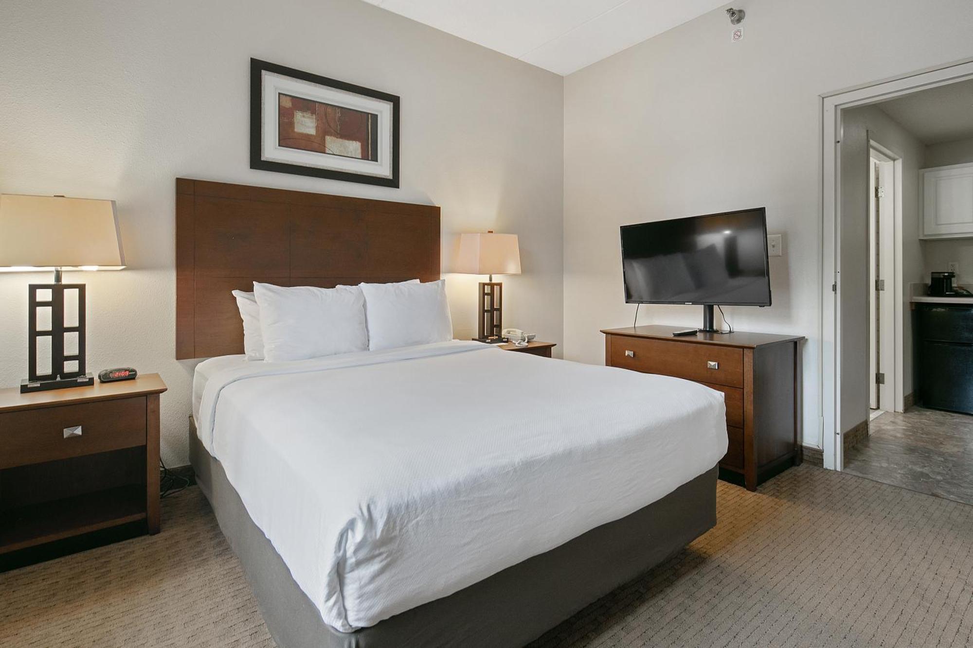The Landmark Inn Fort Bragg Room photo