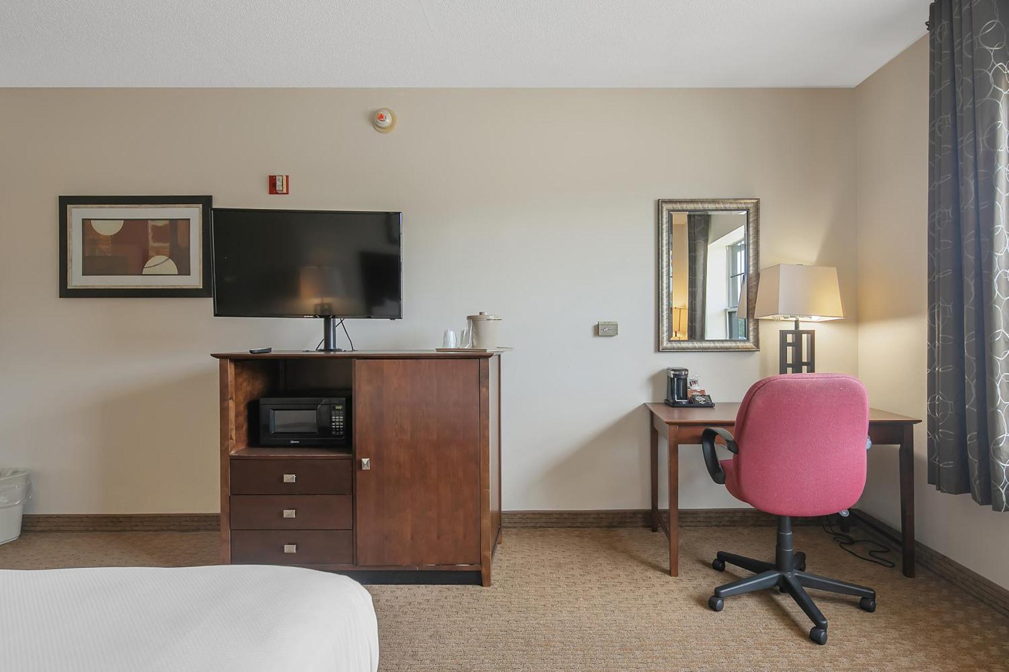 The Landmark Inn Fort Bragg Room photo