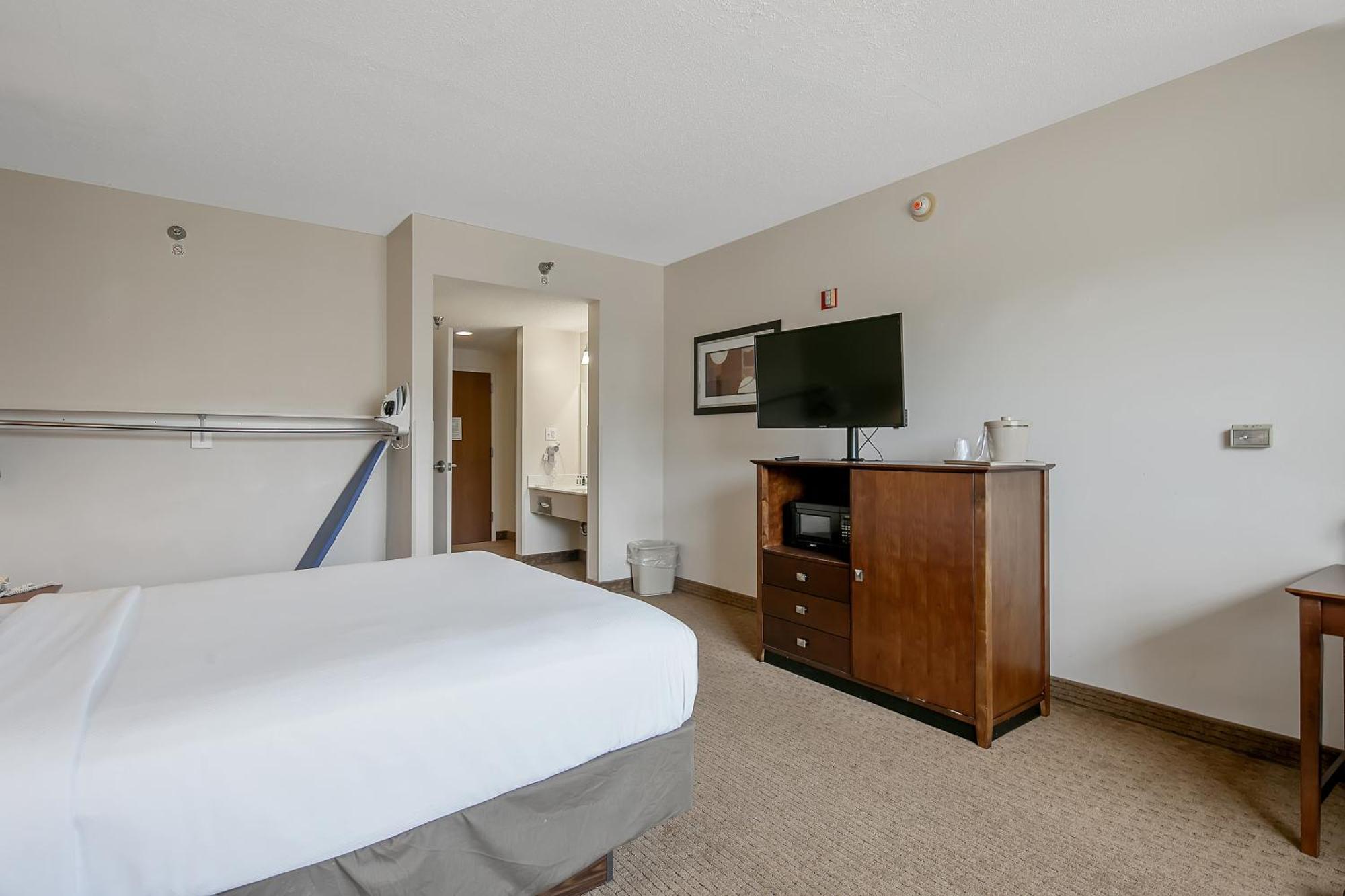 The Landmark Inn Fort Bragg Room photo