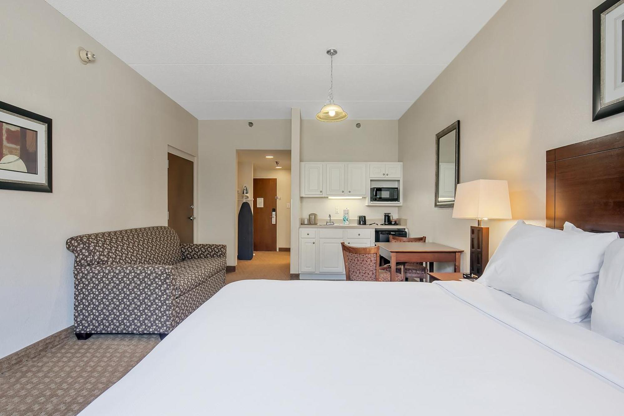 The Landmark Inn Fort Bragg Room photo